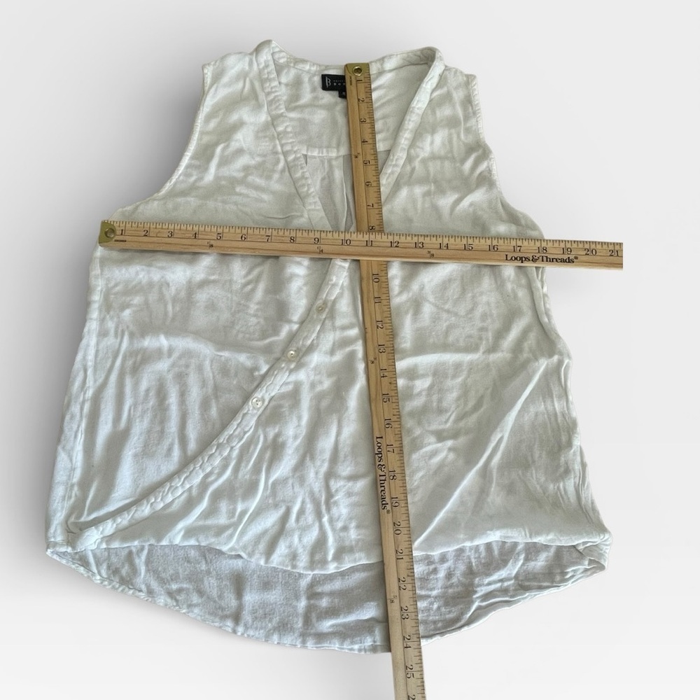 Bobear White V-Neck Sleeveless Cross Front blouse Size: M - Picture 12 of 12